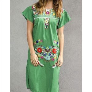 EMBROIDERED MEXICAN DRESS XXL